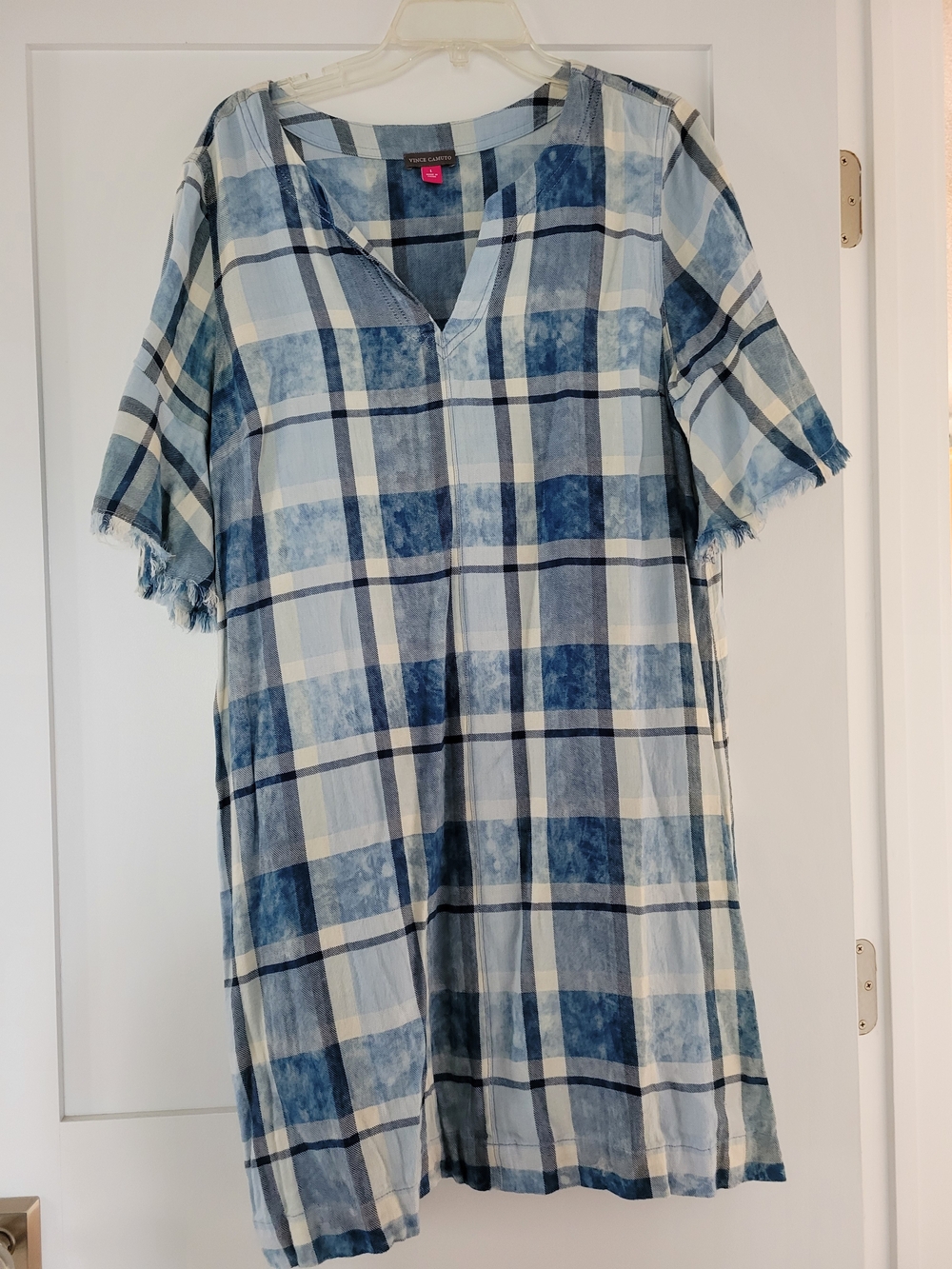 Vince Camuto Blue & White Plaid Short-Sleeve Tunic